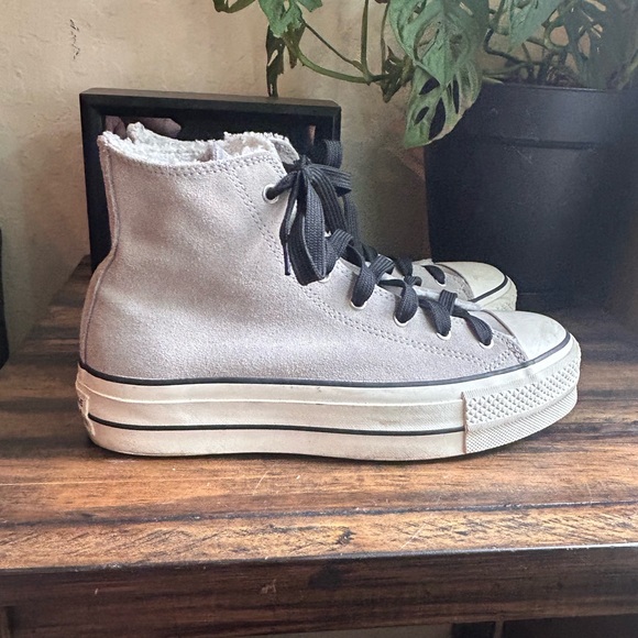 Platform Converse Hightop shoes - Picture 3 of 7